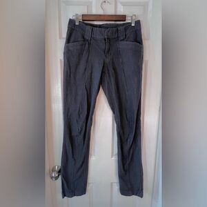 Arc'teryx Pants Women's Size 6 Devis Gray Crop Carbon Fibre Cotton Blend